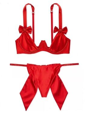 Victoria’s Secret Dream Angle’s twinkle strap open cup bra and bow back thong L